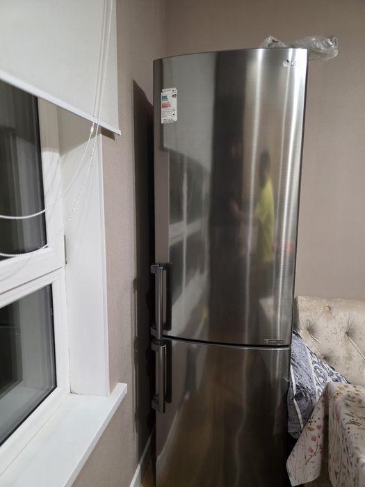 Холодильник LG серый