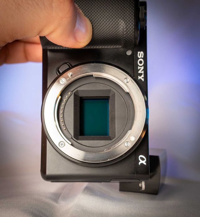 Продавам камера Sony ZV-E10 в ГАРАНЦИЯ + аксесоари