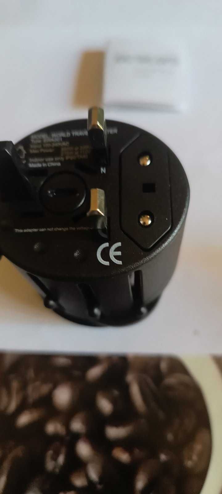 4-в-1 универсално зарядно за пътуване 110-220V с USB порт