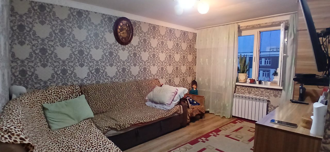 Чиланзар-23. 2-комнатная, продается срочно квартира