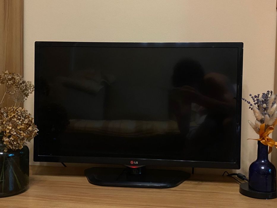 Телевизор LG в хорошем состоянии