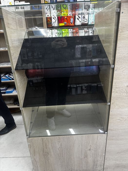 Telefon vitrina xolati ideal