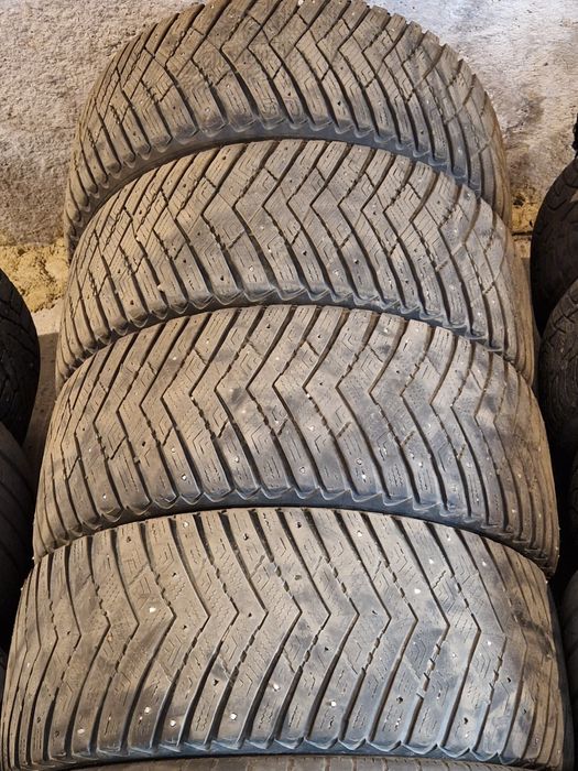 255/50 R19 отличные шипованные шины, мягкие качественные