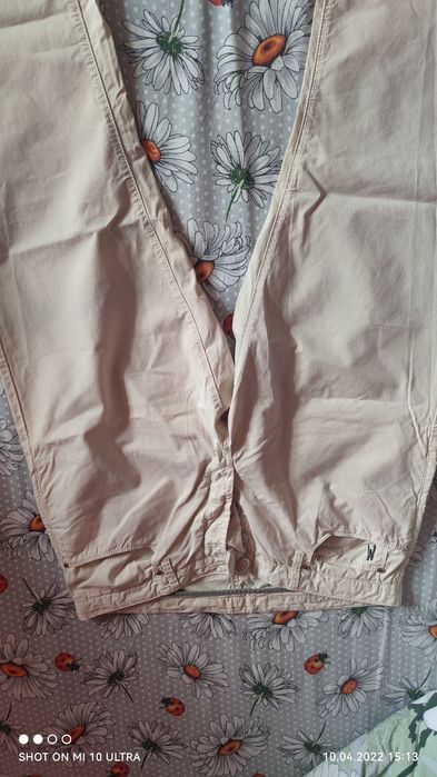 Vând blugi guess originali