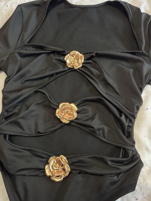 Дамско черно боди със златисти орнаменти