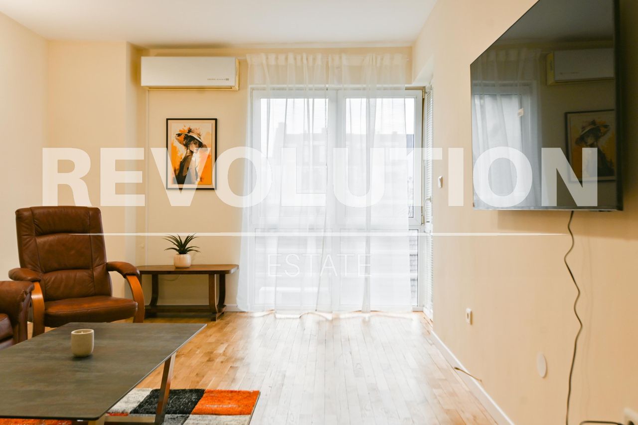 Дава се под наем Двустаен апартамент в София, Център - 60 кв.м за 1250 € - Снимка #3