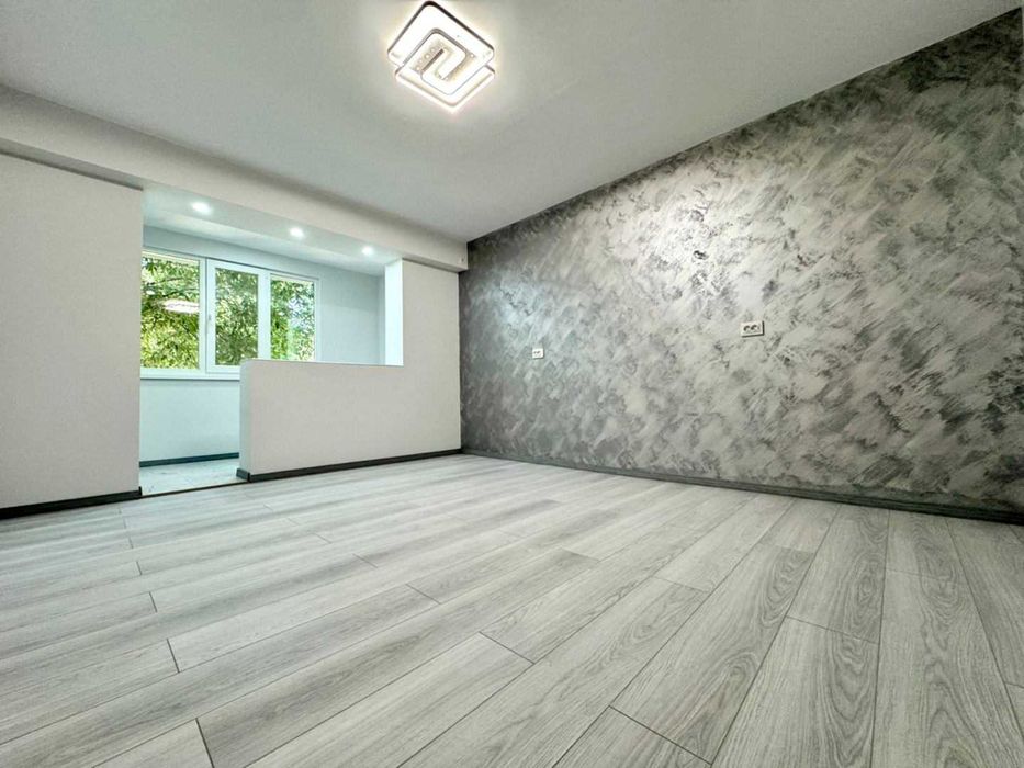 Отремонтиран двустаен апартамент