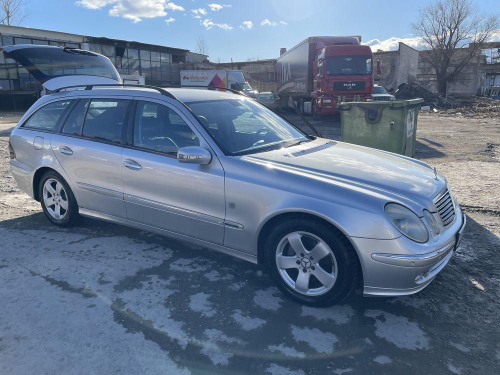 Продавам мерцедес Е класа w211