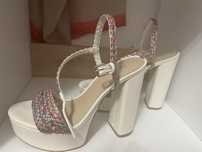 Sandale Guess cu platforma