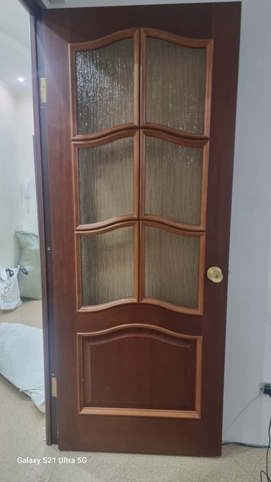 Продаютя двери дерево, оригинал, в хорошем состоянии