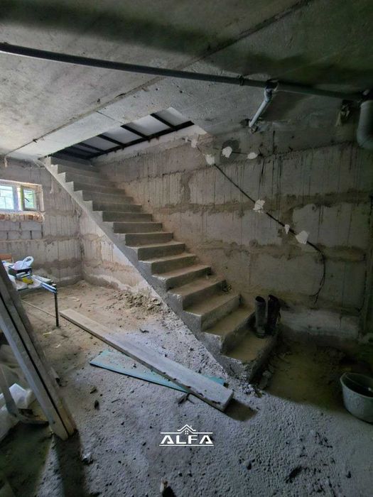 2 xonali 62m² +60m² podval, 1-qavat.