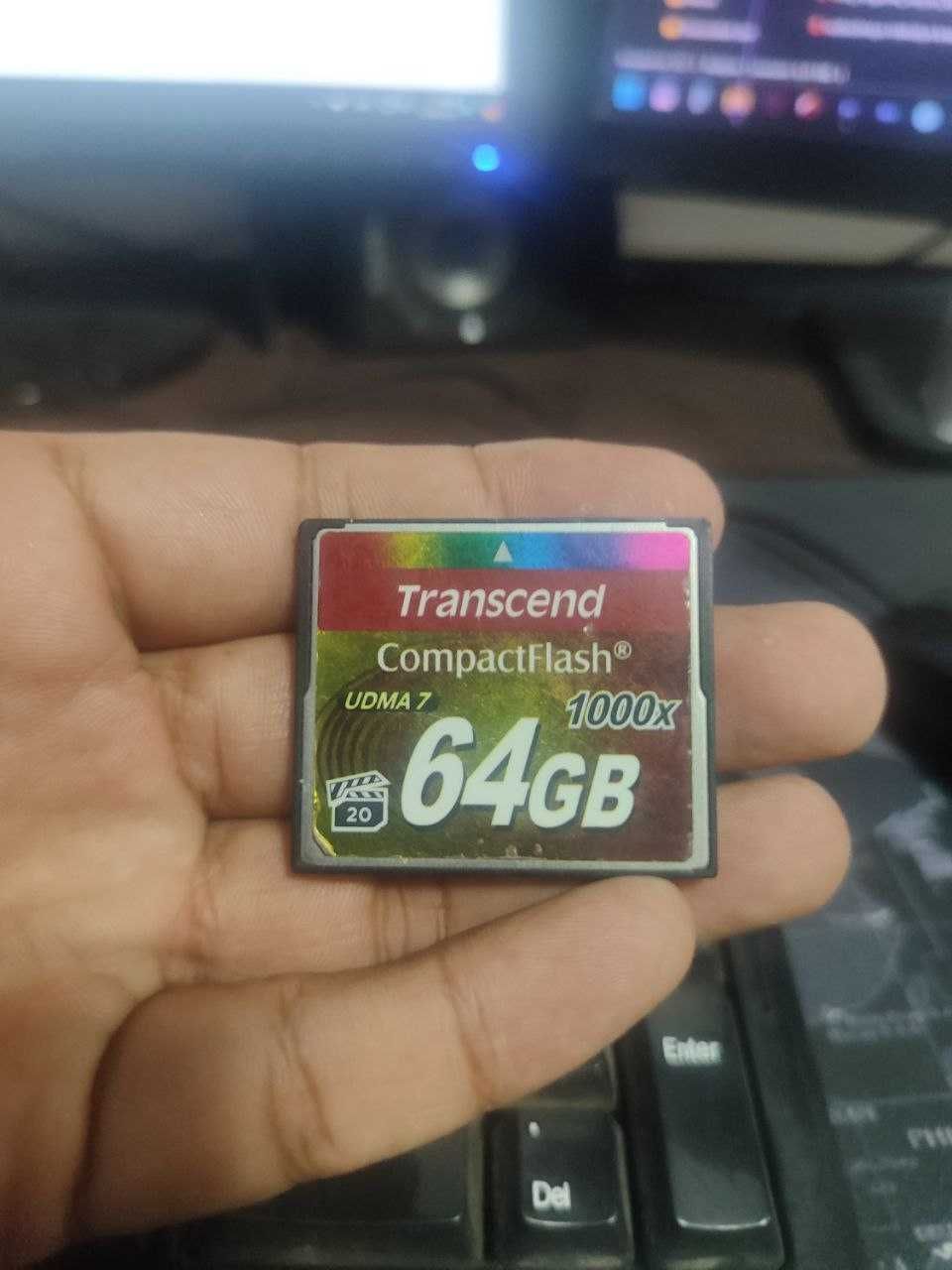 SanDisk Compact flesh karta