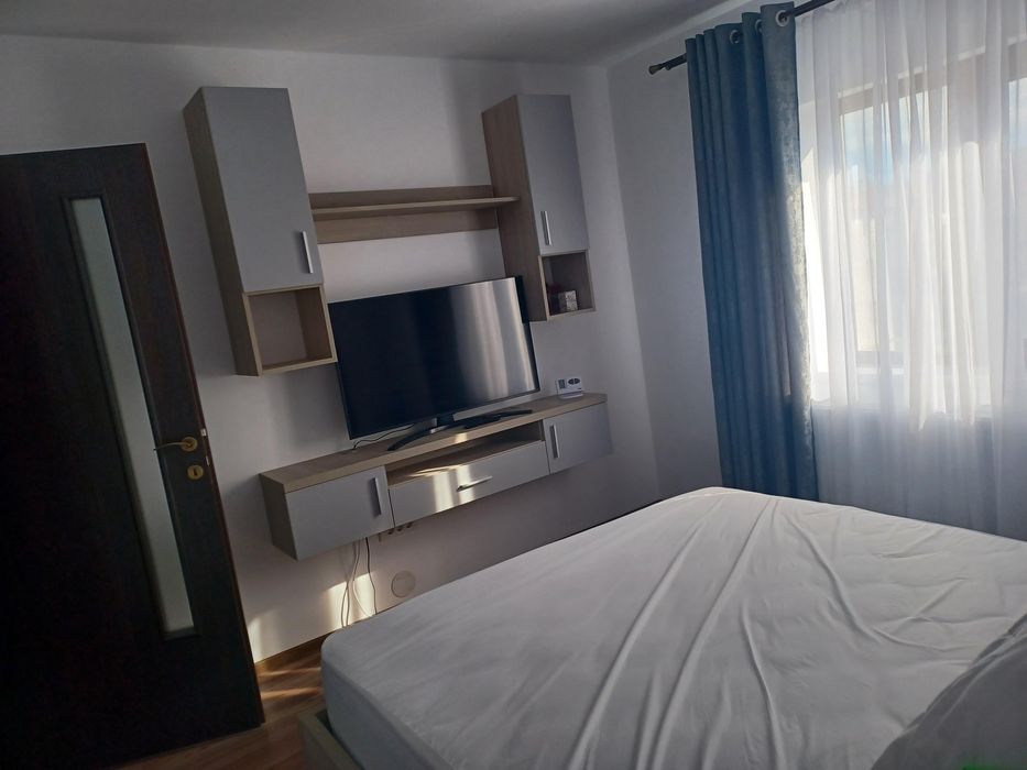 Apartament 3 camere Scornicesti