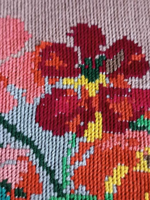 Гоблен-Ваза с цветя