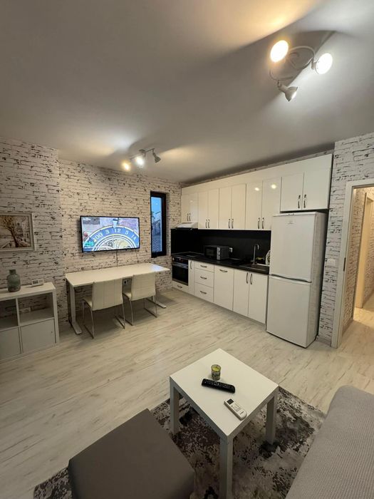 Дава се под наем Двустаен апартамент в София, Кръстова вада - 60 кв.м за 698.19 € - Снимка #1