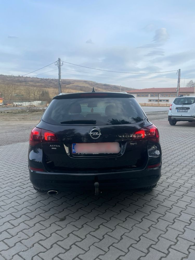 Opel Astra 2.0 CDTI 165CP 2012 Limited Color Edition