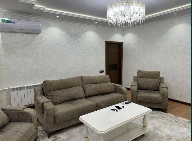 Продается 2//4//9 Новомосковская мебелью техникой ЕВРО Срочно 60квадра