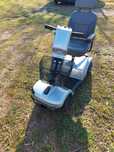 Carucior scuter electric Rascal persoane cu dizabilitati