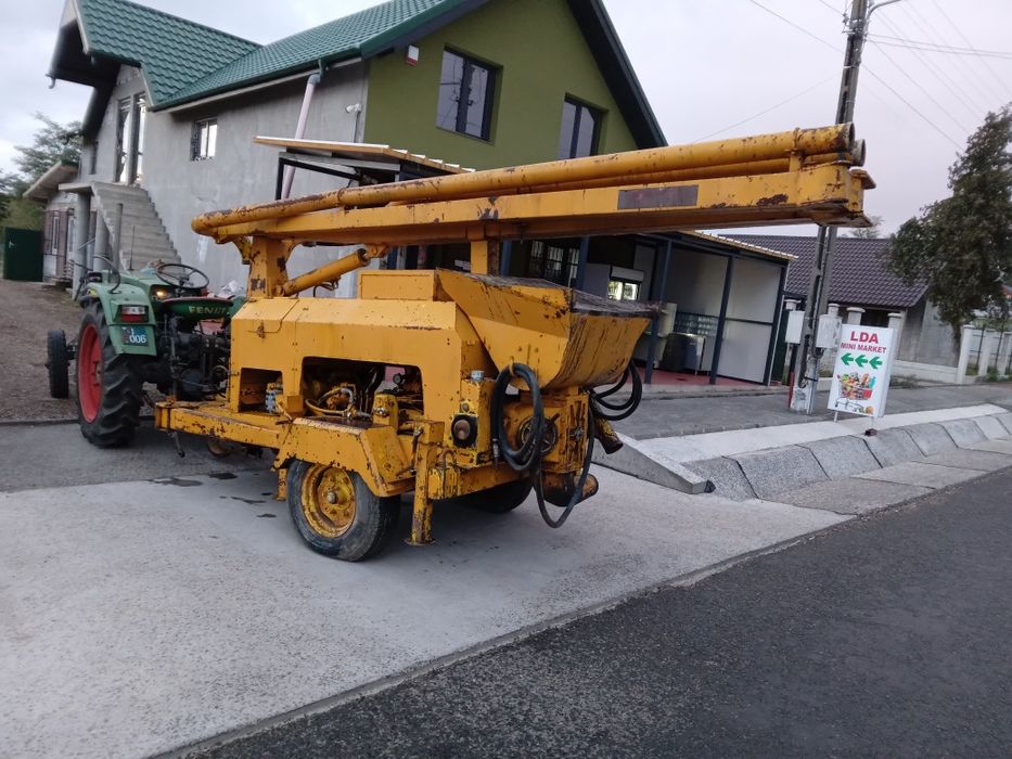 Înălțime de la sol 11 m pompa staționara de beton ca și noua