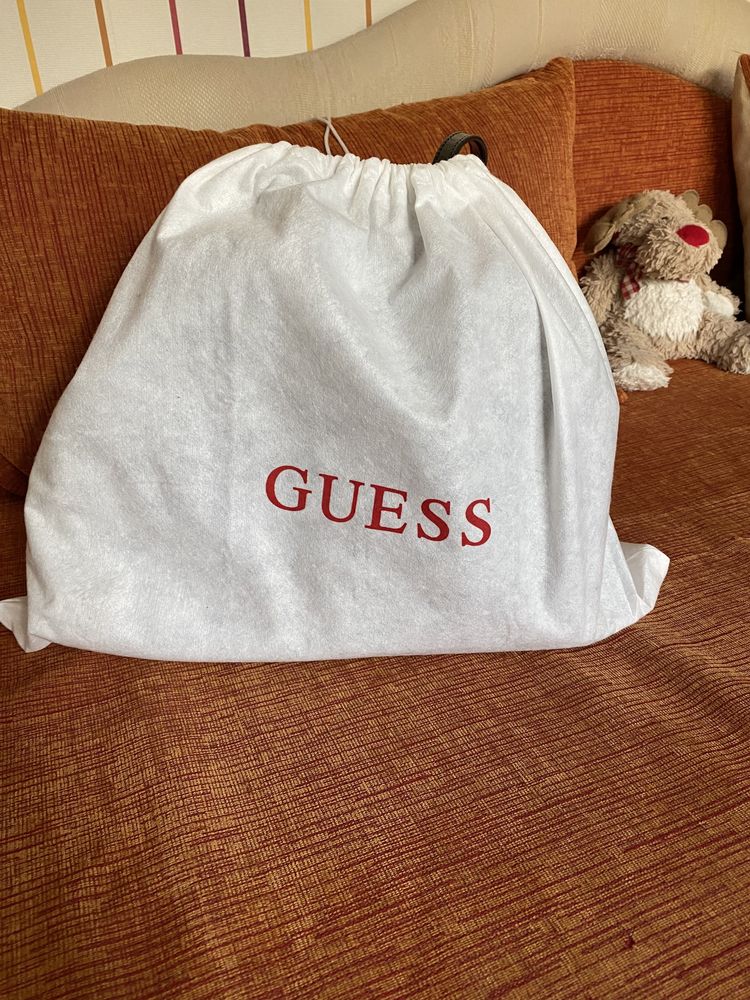 Дамска чанта Guess