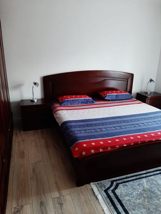 Mobila dormitor din lemn masiv de Mahon