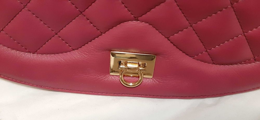 Geanta piele roz medie 190 RON