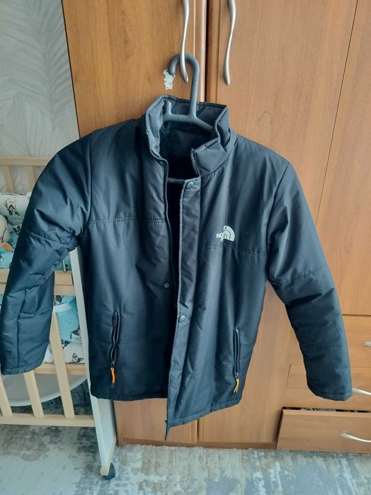 Продам куртку в отличном состоянии.