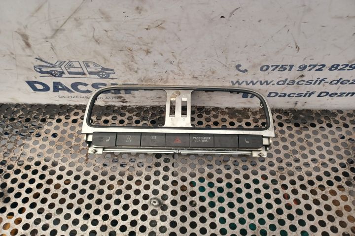 Buton avarie Volkswagen VW Polo 5 6R  [din 2009 pana  2015] seria Hatchback 3-usi 1.2 TSI MT (90 hp