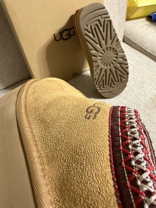 Ghete UGG Low Tazz