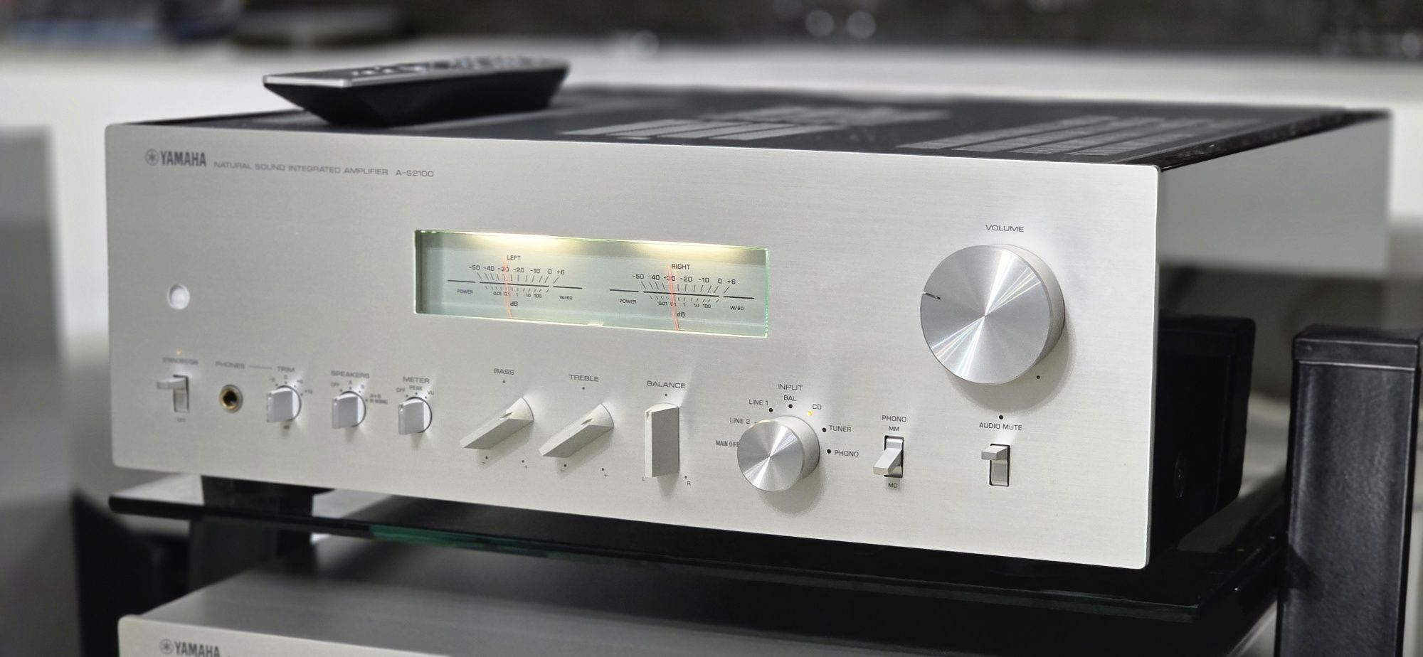 Amplificator stereo Yamaha AS-2100 XLR vu-metre 23.4 kg