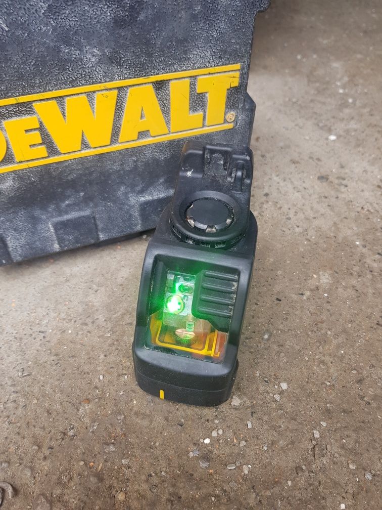 laser cu linii verzi dewalt