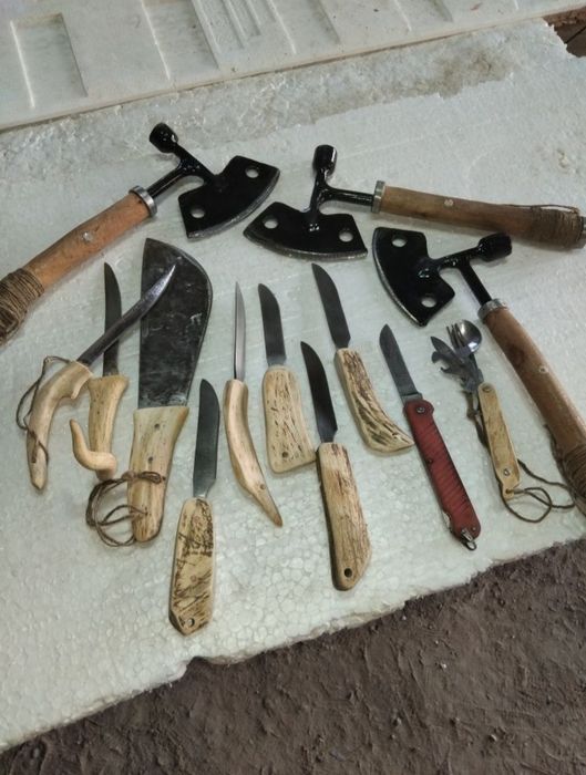 Продам столовые ножи.