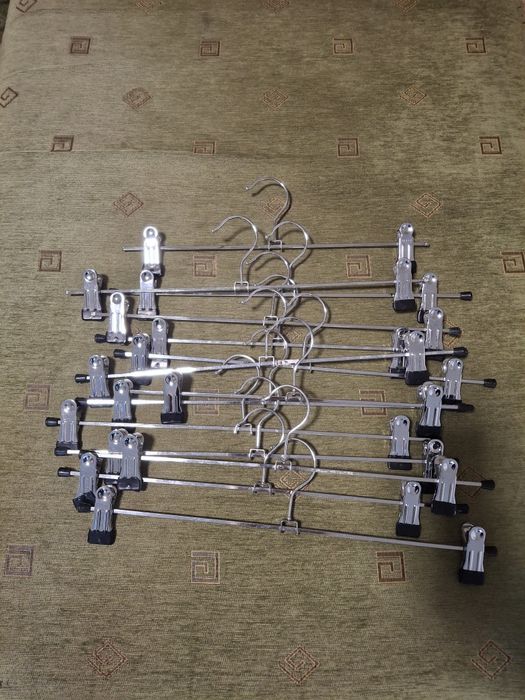 Манекени за витрина,закачалки и торсове