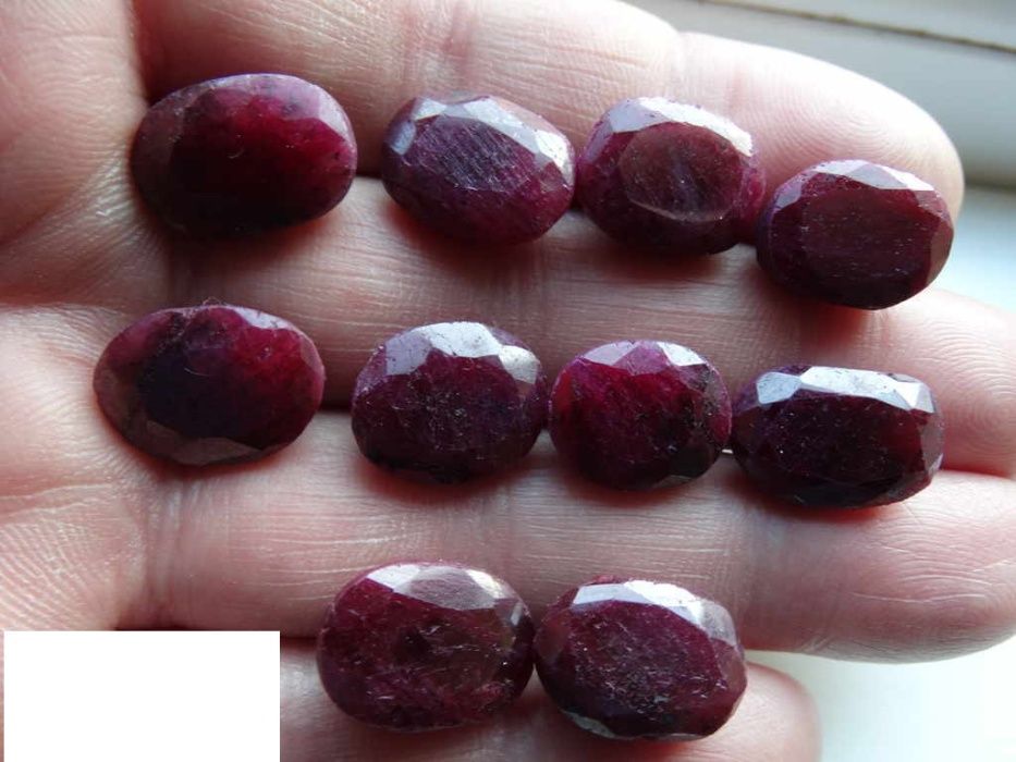 Рубин, Сапфир, Чароит, Цитрин..и още много