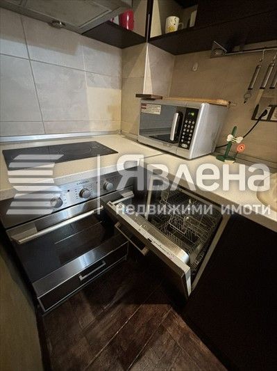 Дава се под наем Едностаен апартамент в Варна, Цветен квартал - 45 кв.м за 275 € - Снимка #1