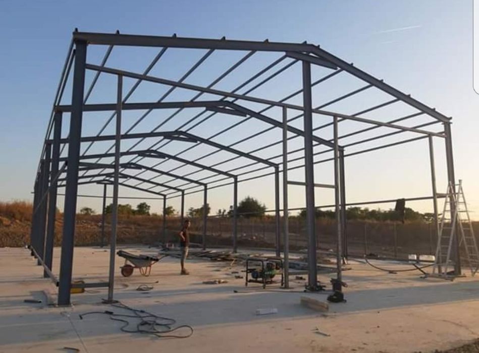 Vand hala metalica 8x32x4 oferim garanție livram în orice jud