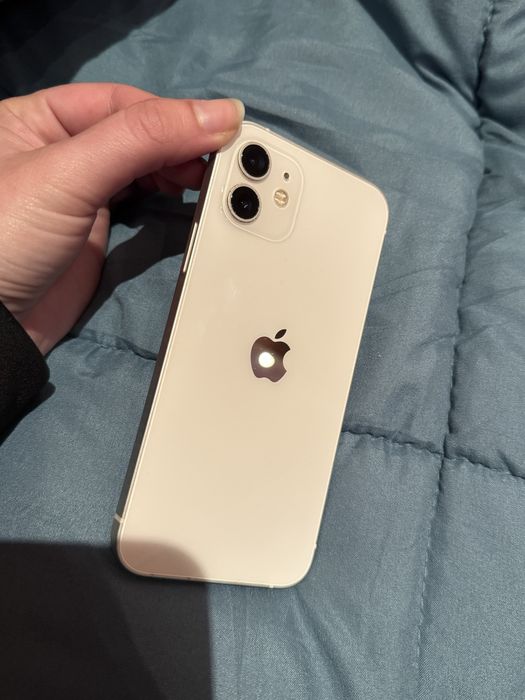 Iphone 12 като нов сс Кутия