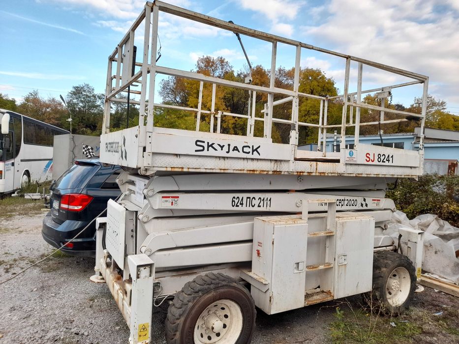 Дизелова вишка 12.5м.