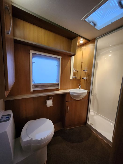 Rulota Swift Challenger,Matrimonial,Mover,Cort Aer,4-5pers,Dus separat