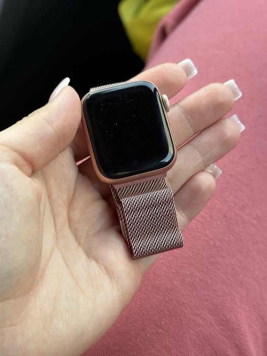 Продам часы Apple Watch 6 series