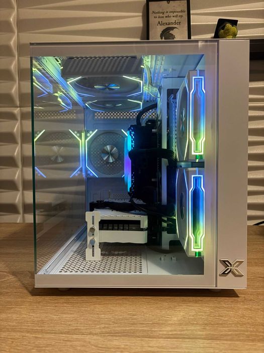 Бял геймърски компютър Ryzen 5600, RTX3060, 16 ram, 512 ssd, 1TB, 650W