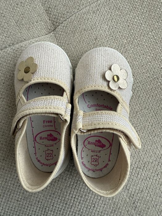 Чисто нови детски пантофи renbut размер 22