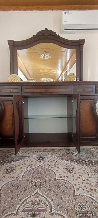 Комод для гостевой зал хороший состояние идеально