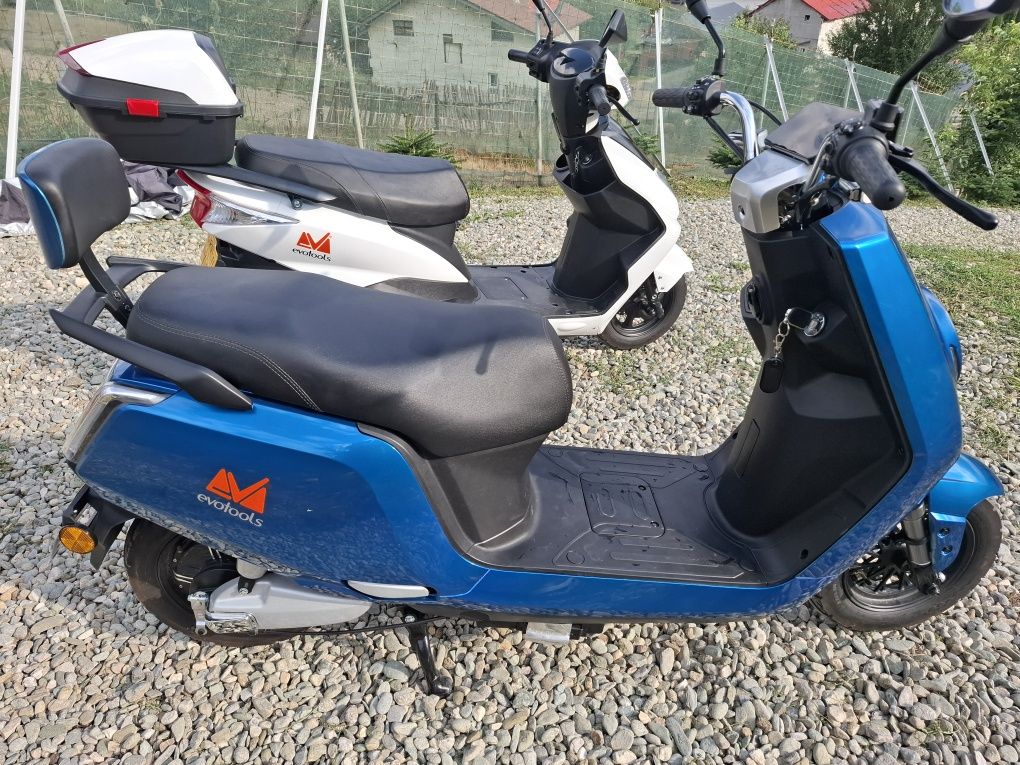 Motoscuter electric 1200 wati garantie 2 ani.