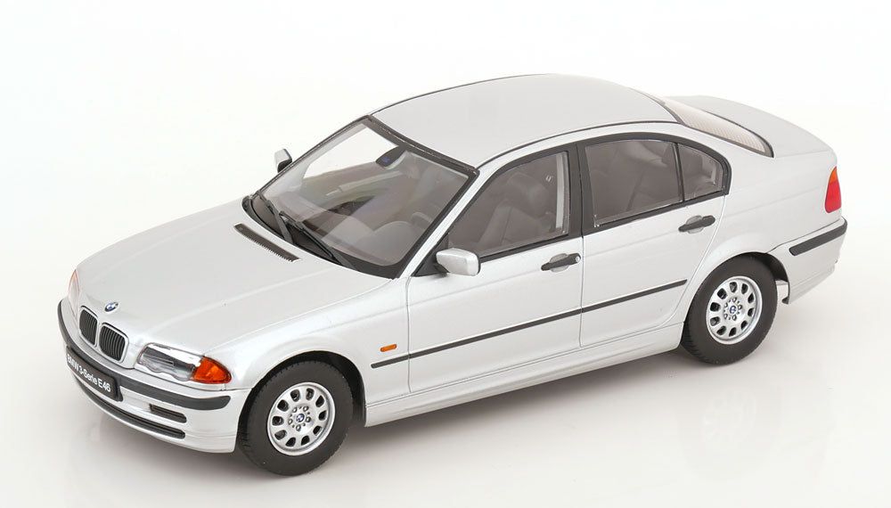 Macheta auto BMW Seria 3  E46  1999  argintiu 1:18 KK-Scale