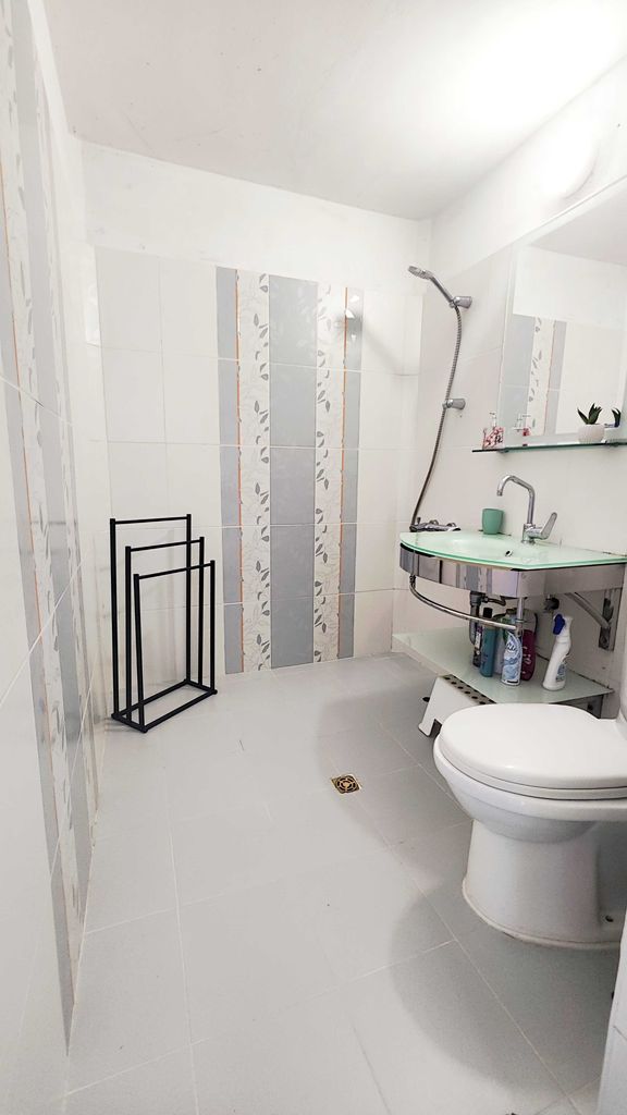 Дава се под наем Тристаен апартамент в София, Обеля 2 - 85 кв.м за 665 € - Снимка #16