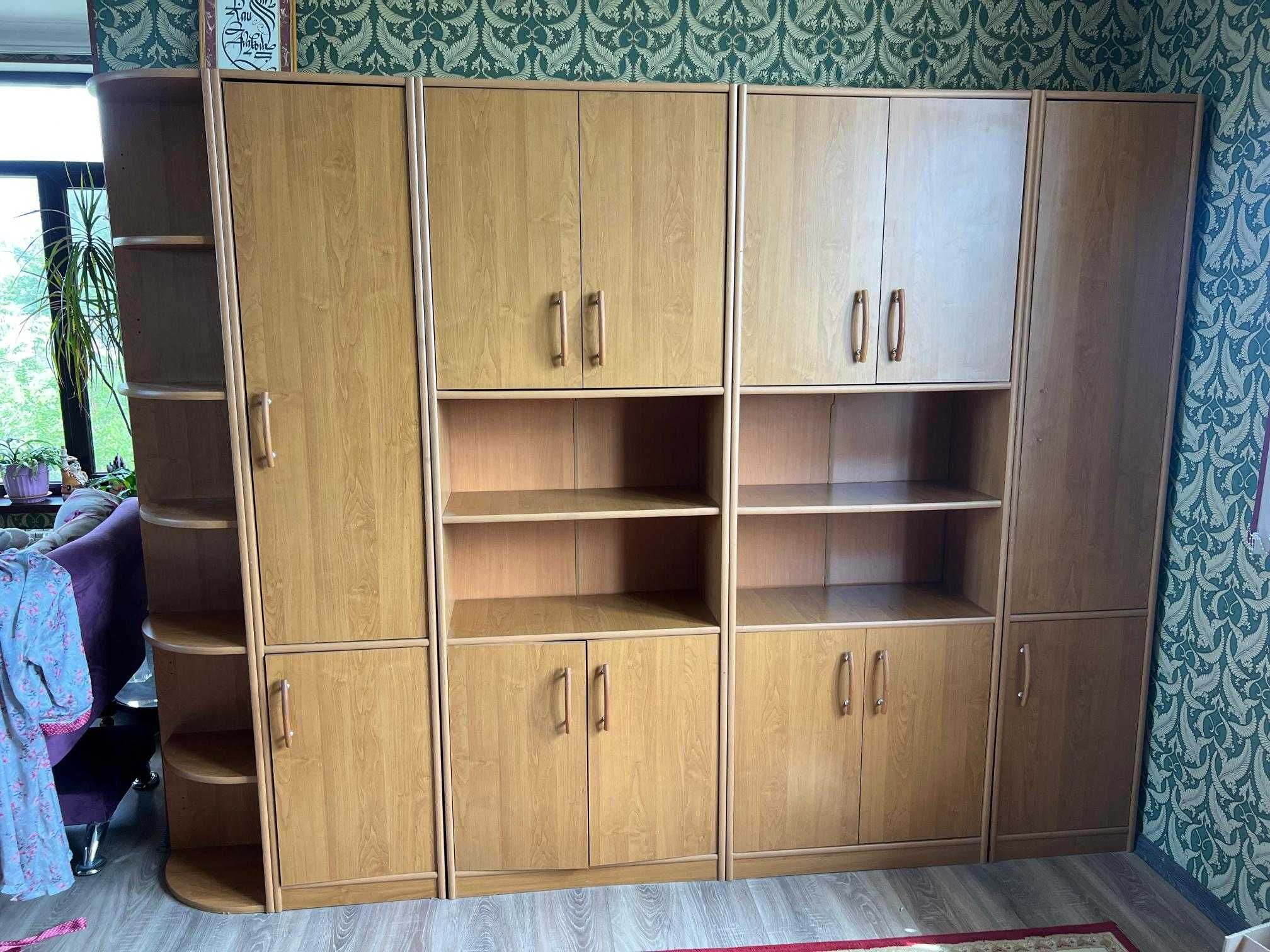 Продаются шкафы в хорошем состоянии.