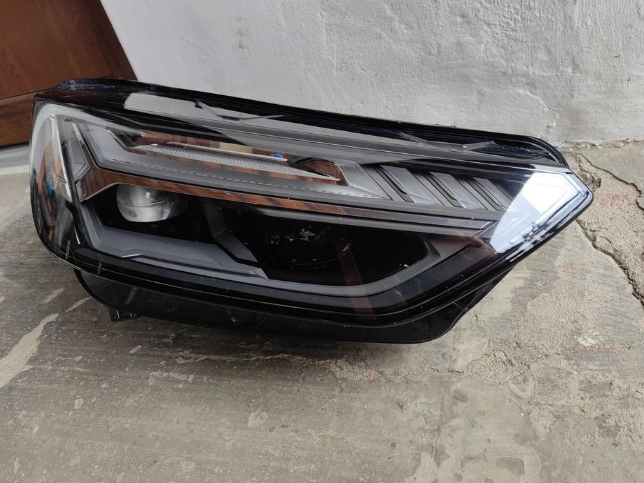 Фар Audi Q5 Matrix LED десен / Фар Ауди Кю5 LED Оригинален