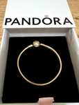 чисто нова гривна Pandora Moments Rose