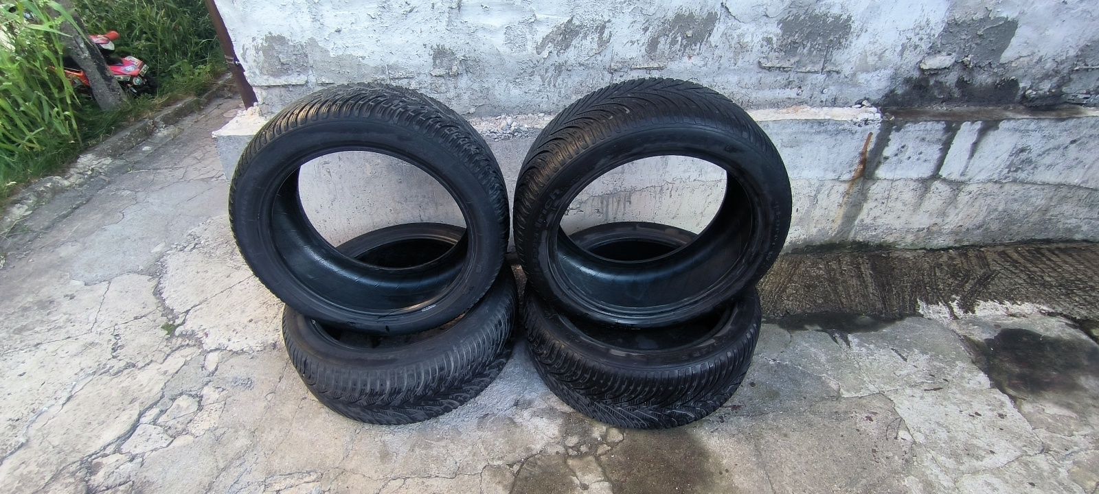 Зимни гуми 17 цола BF Goodrich 225/45 дот 2019г